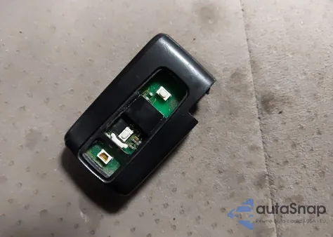 2008 Toyota Prius z USA, uszkodzony, nr VIN JTDKB20UX87699433